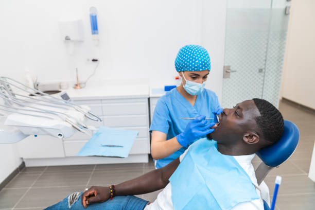 Best Emergency Tooth Extraction in Encinal, TX